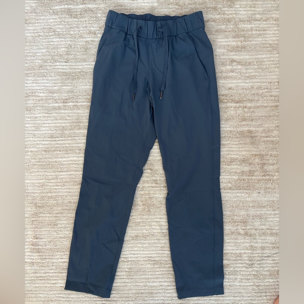 Lululemon women’s straight leg dark blue pants size 2